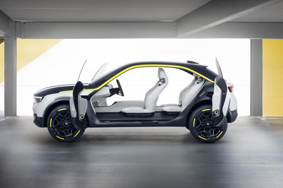 Интерьер Opel GT X Experimental 2018 года  (фото 7 из 46)